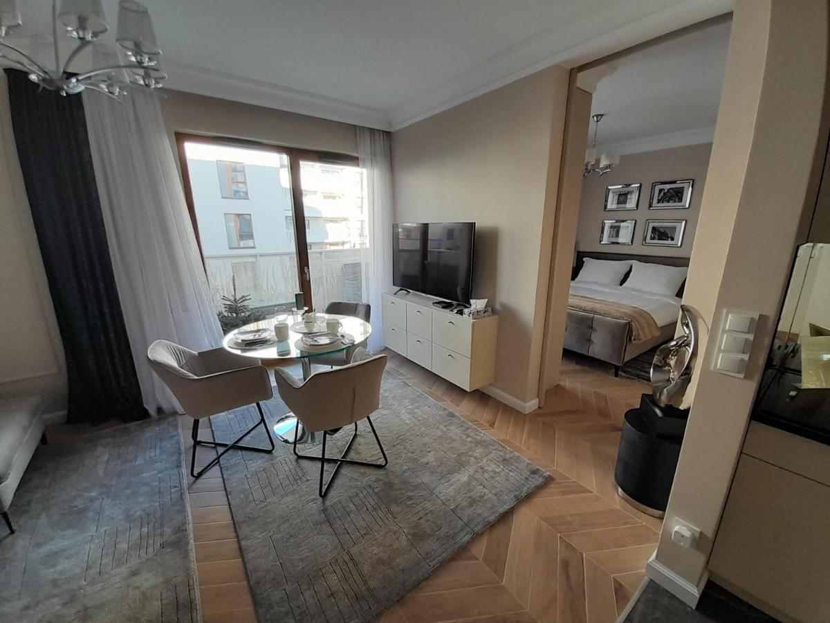 Beige Mood Apartment Wroclaw